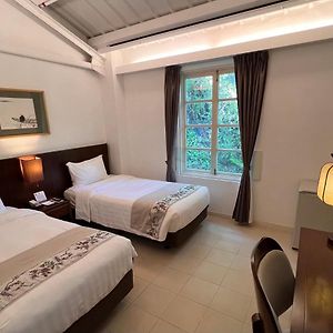 Feature Twin Room